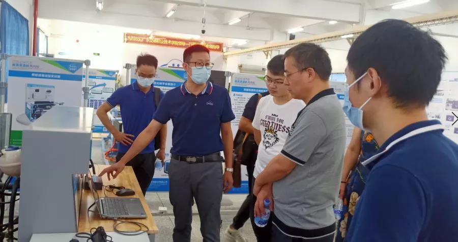 深圳風(fēng)向標(biāo)教育資源股份有限公司 深圳風(fēng)向標(biāo)教育資源股份有限公司