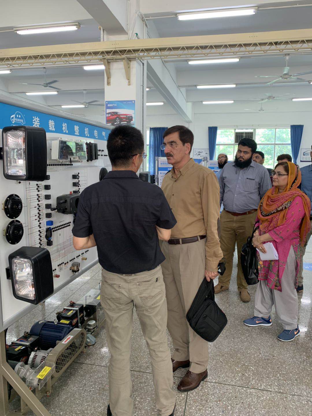 深圳風向標教育資源股份有限公司 深圳風向標教育資源股份有限公司