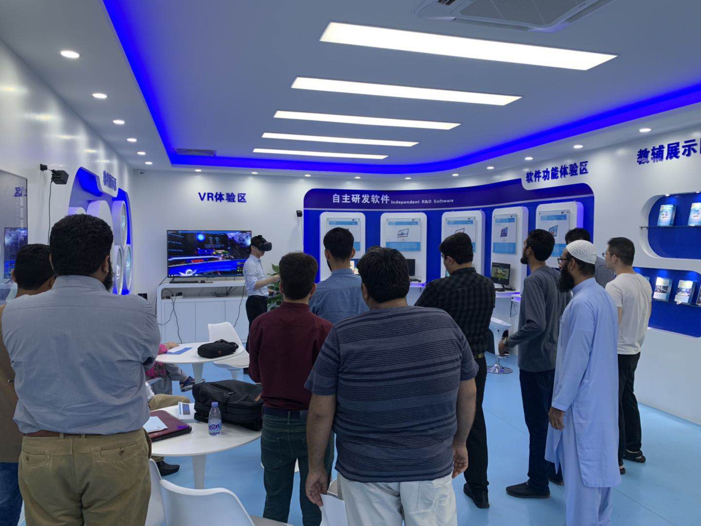 深圳風向標教育資源股份有限公司 深圳風向標教育資源股份有限公司