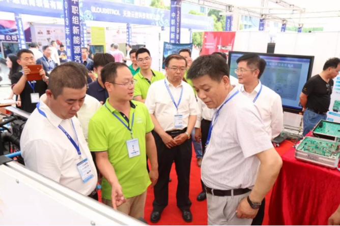 深圳風(fēng)向標教育資源股份有限公司 深圳風(fēng)向標教育資源股份有限公司