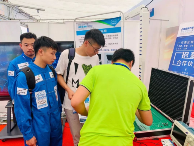 深圳風(fēng)向標教育資源股份有限公司 深圳風(fēng)向標教育資源股份有限公司