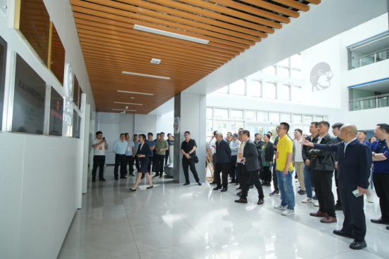 深圳風(fēng)向標(biāo)教育資源股份有限公司 深圳風(fēng)向標(biāo)教育資源股份有限公司