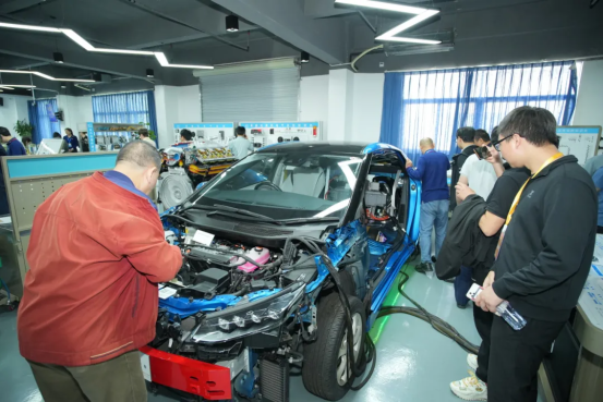 深圳風(fēng)向標(biāo)教育資源股份有限公司 深圳風(fēng)向標(biāo)教育資源股份有限公司