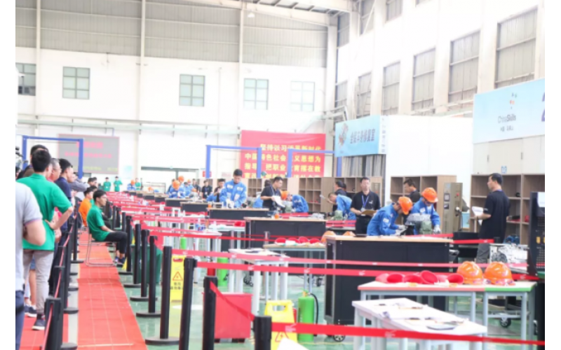 【群雄激戰】新能源汽車檢測與維修賽項“開戰”，風向標助力選手亮劍賽場